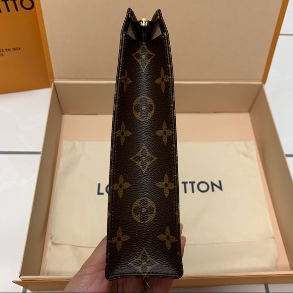 NEW Authentic Louis Vuitton Toiletry Pouch 26 - Picture 6 of 11